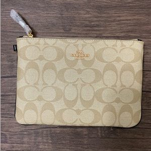 ✨ Large Tan Coach Wallet ✨